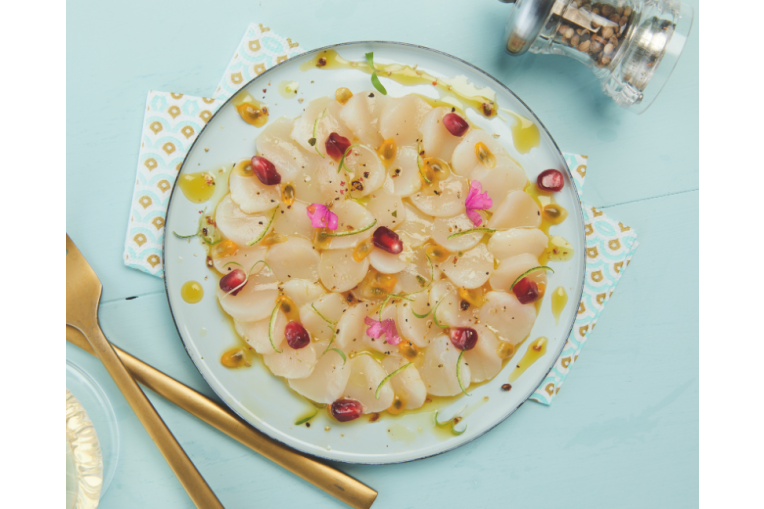 Carpaccio de St Jacques au fruit de la passion et grenade