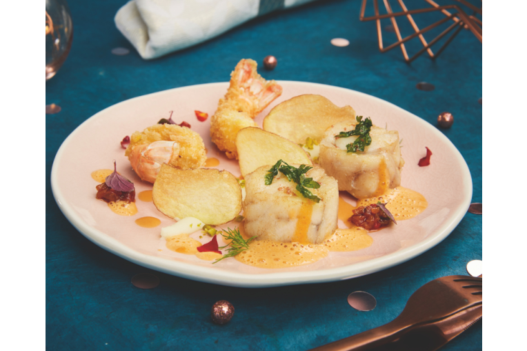 Médaillons de lotte et langoustines, jus aux crustacés