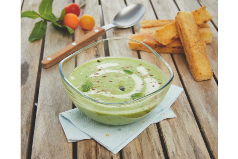 Gaspacho de courgette et menthe au lait d’amande